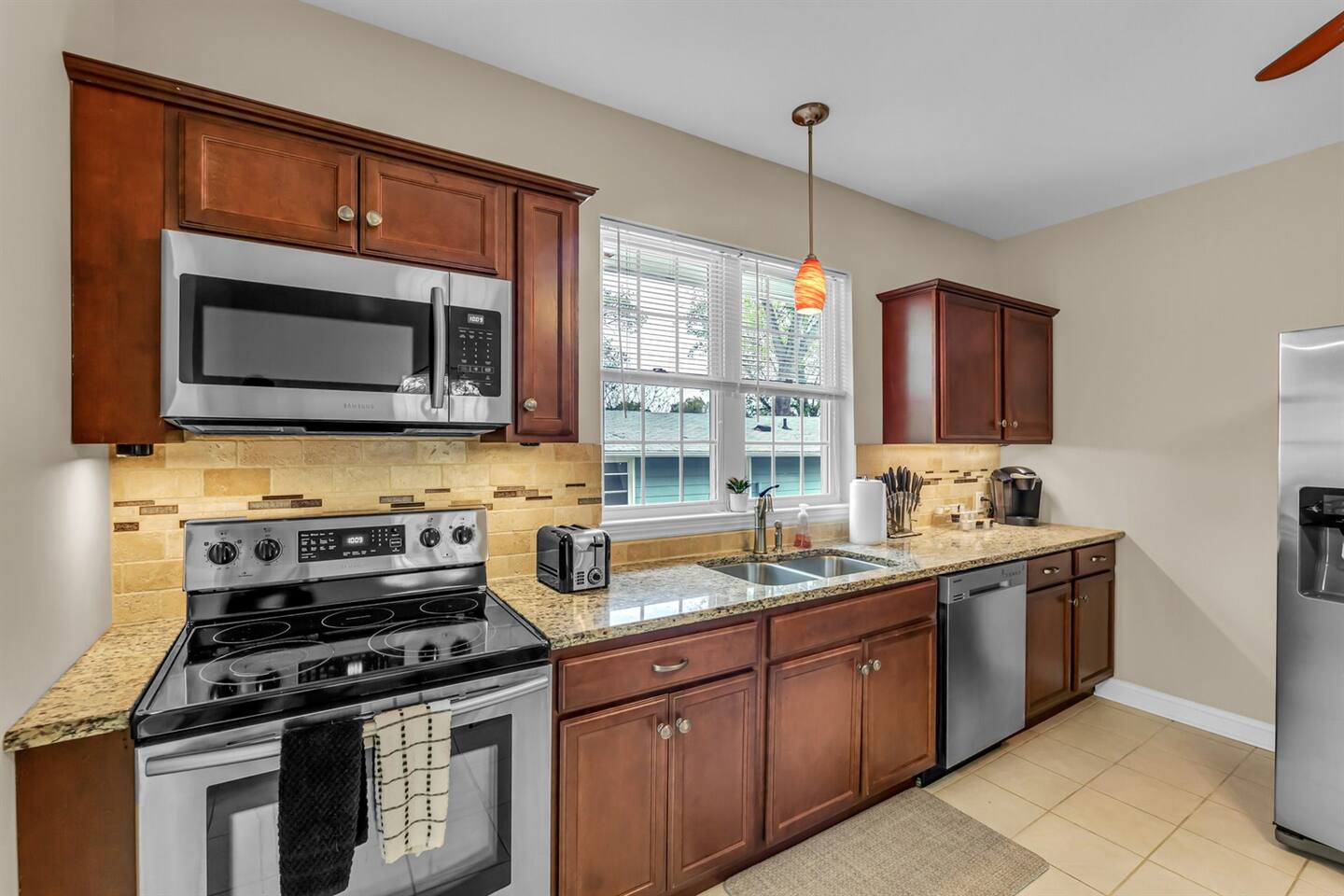 Charming Apartment | Pets Allowed | Near Downtown