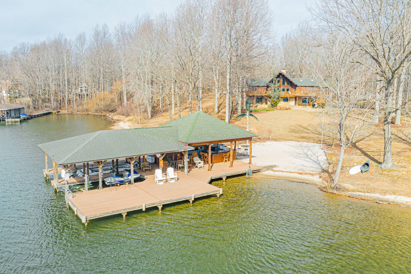 Huge Lakefront Home with Hot Tub and Pickleball