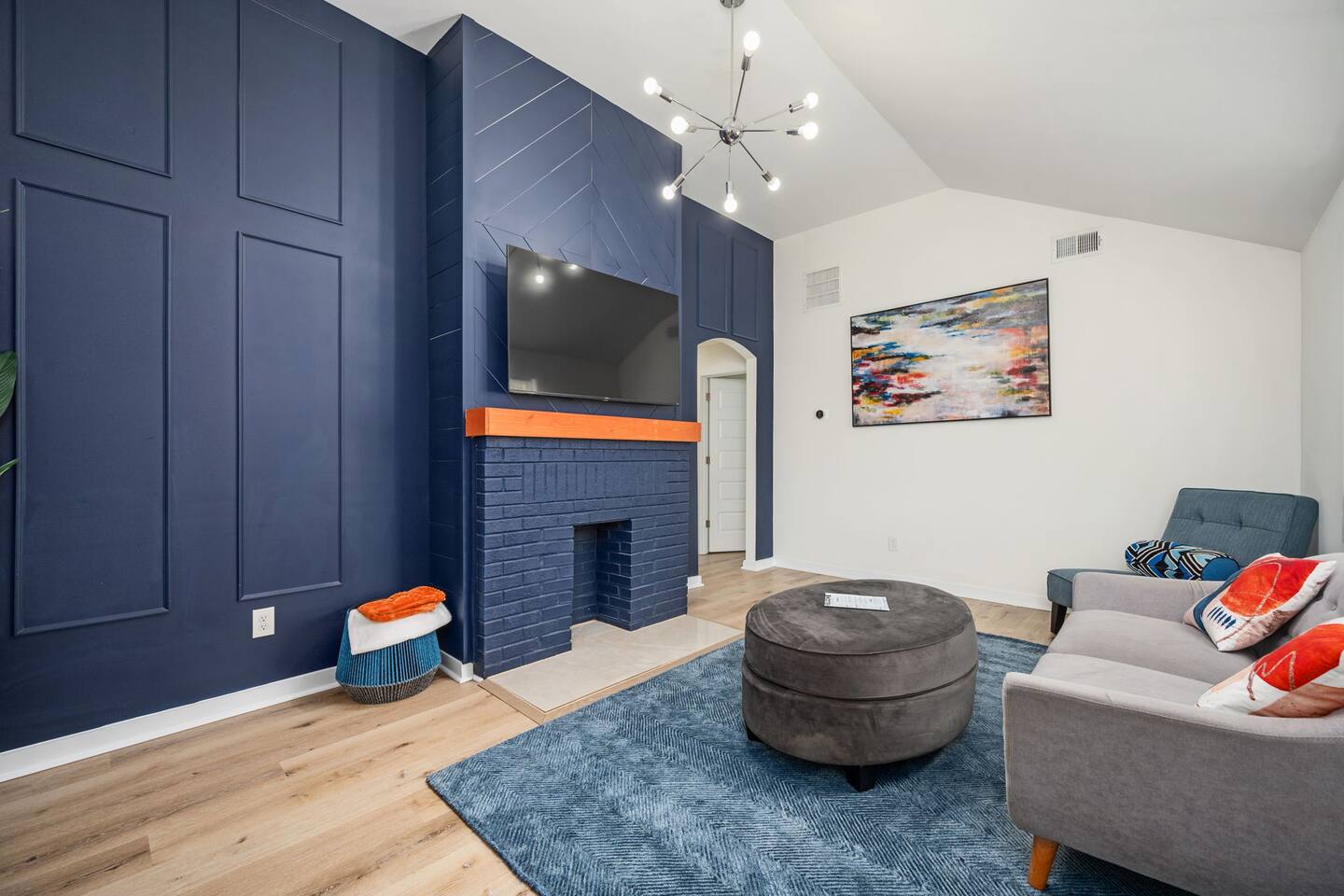 Relax in a Modern Luxury 1BD in Sylvan Hills