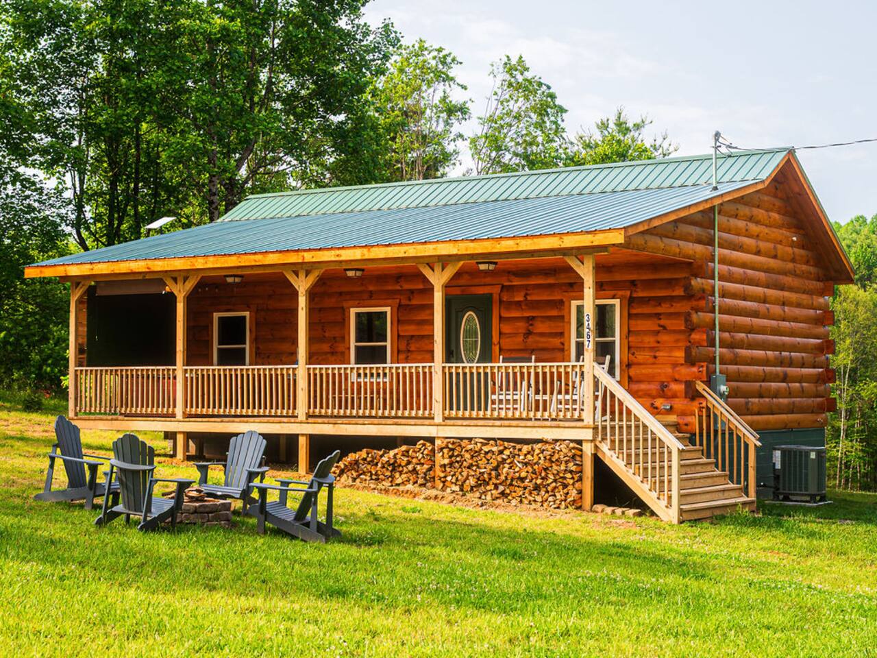 "Chantilly Ridge" - A Quiet Mtn Getaway w/ Hot Tub