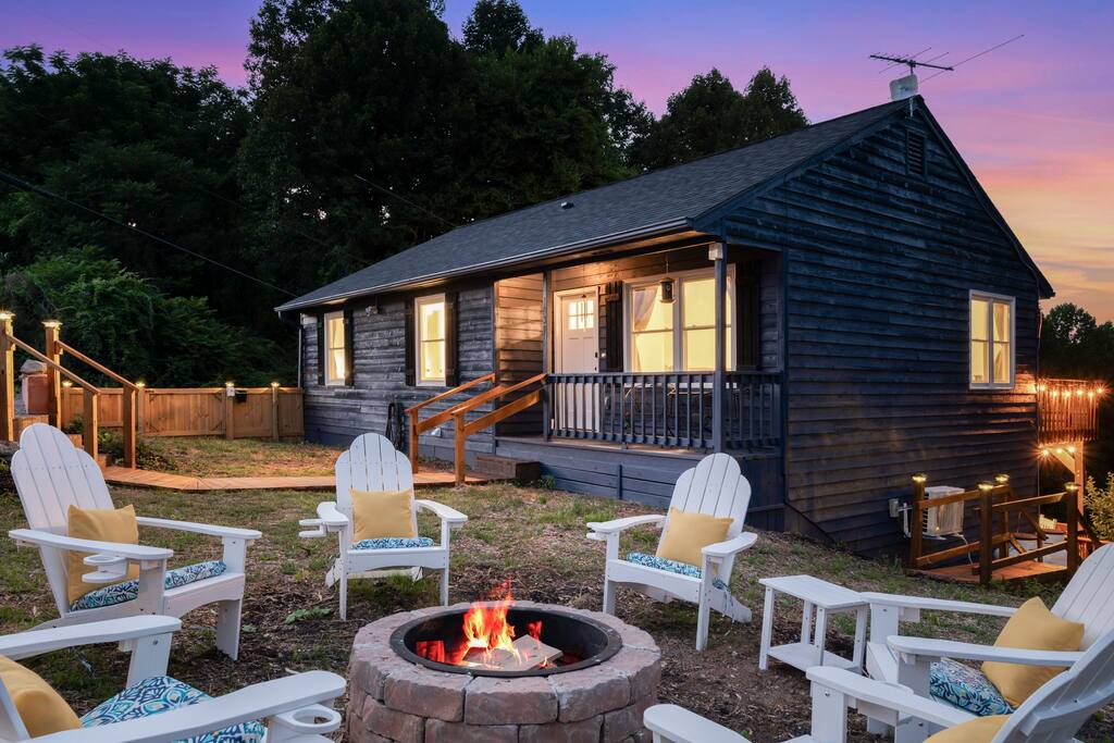 Relaxing VA Blue Ridge Mountain Top Family Getaway