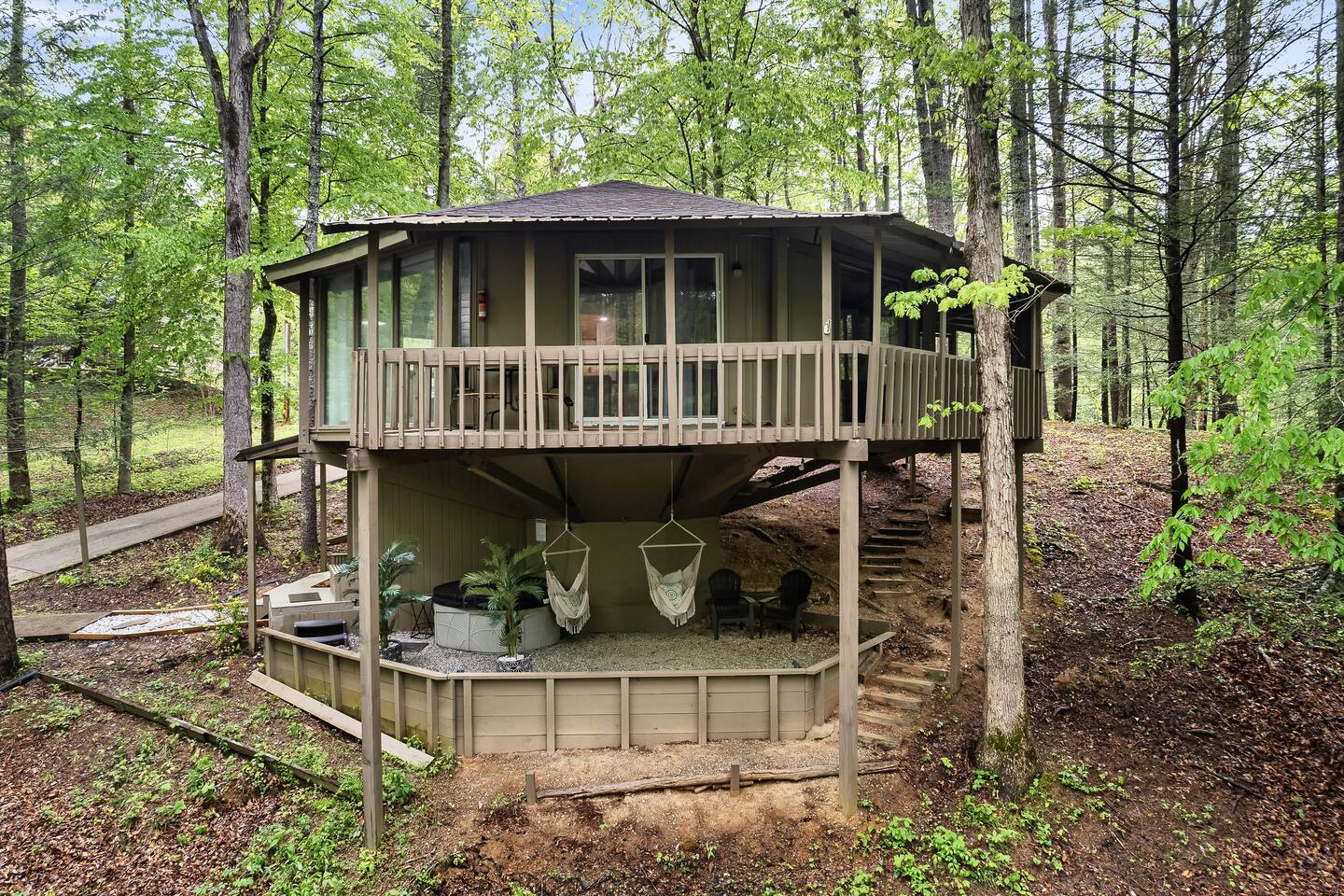 Healing, 10 Min to Park, Townsend, Hot Tub, Woods