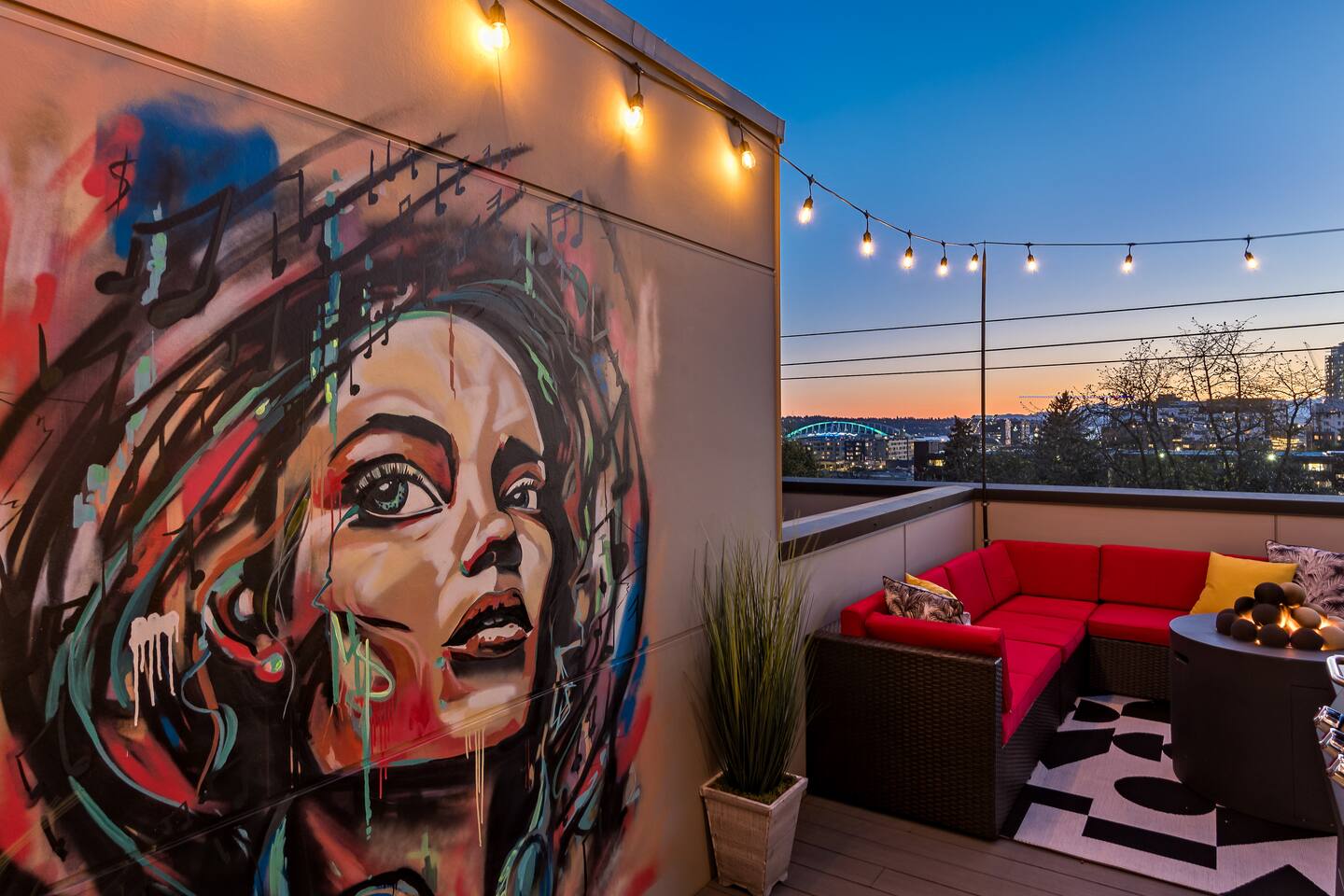 EPIC City & Stadium Views~Hottub~Central District