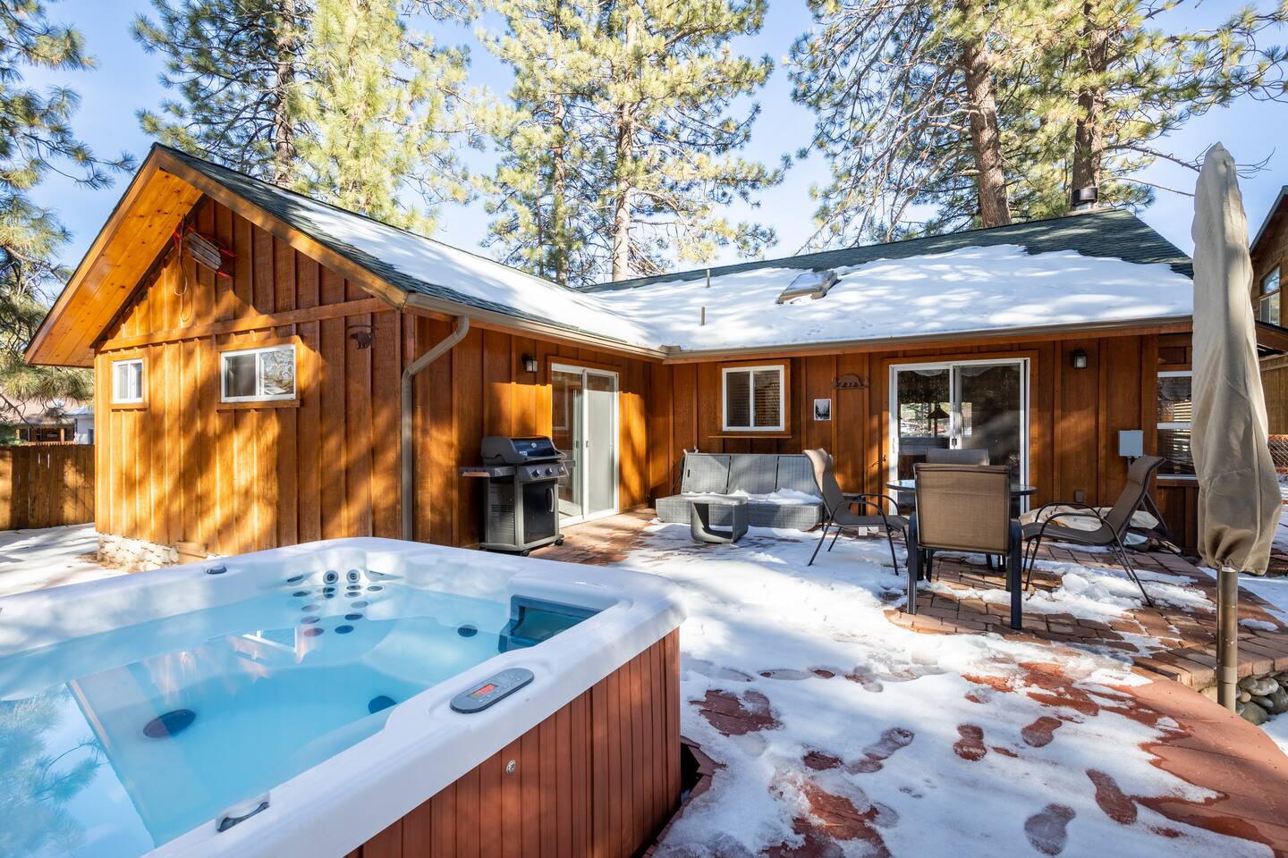 Bear Paws Cabin - Large Property - Family Friendly