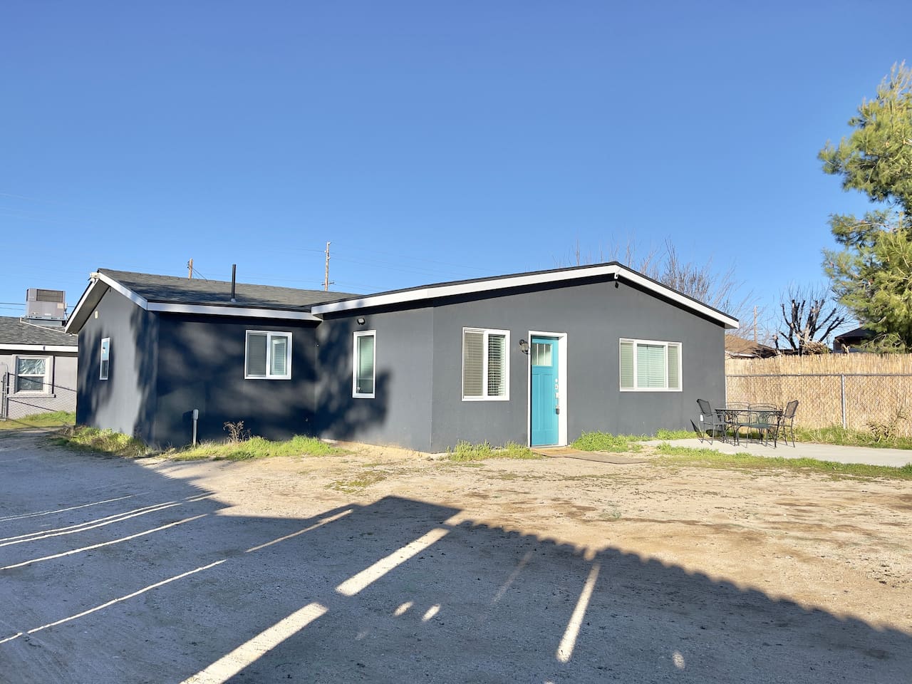 3BR Quartz Hill Farmhouse + Oversize Parking