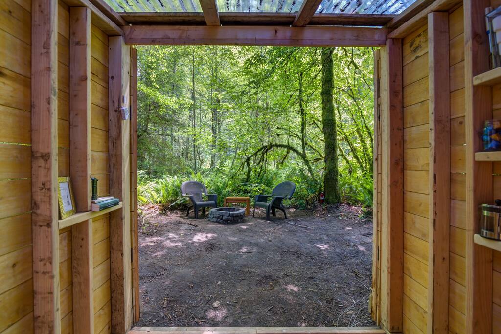 Beach Farm Cabin w/Hot Tub