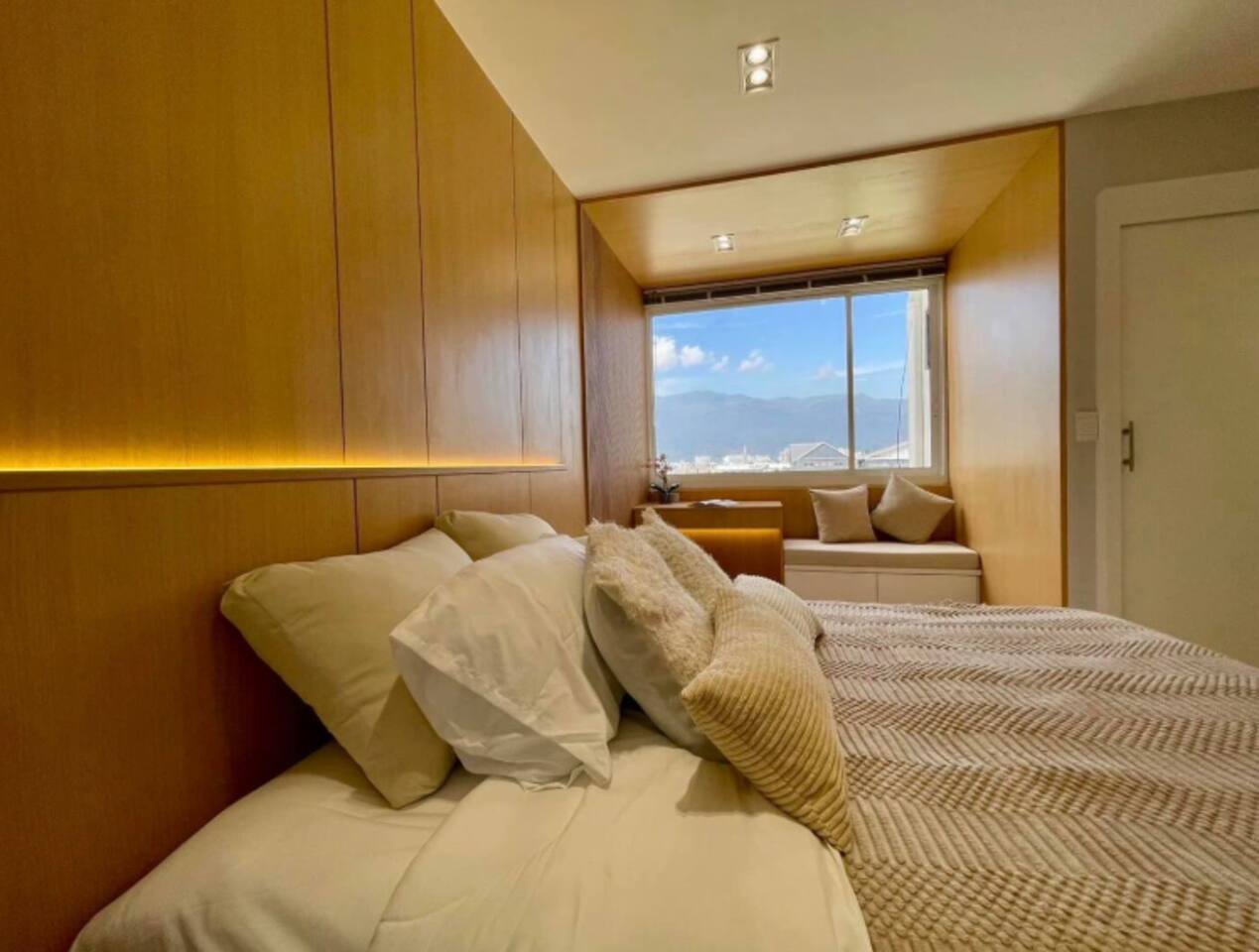 Mountain View • Nimman • Old City • Kitchen