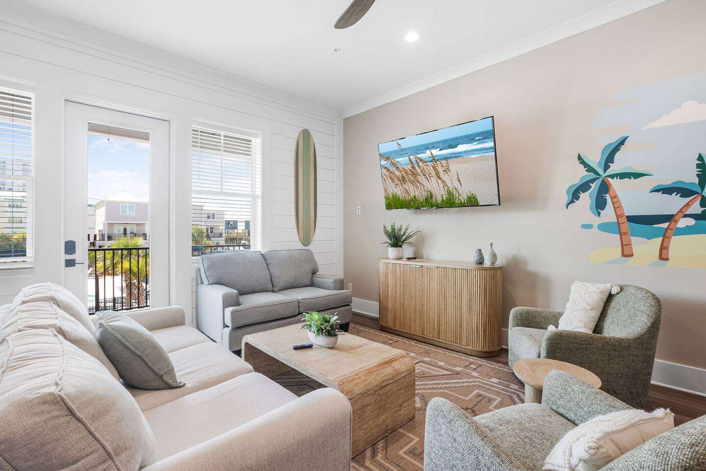 New 3 Bed, Sleeps 12, Pool & Beach Access!