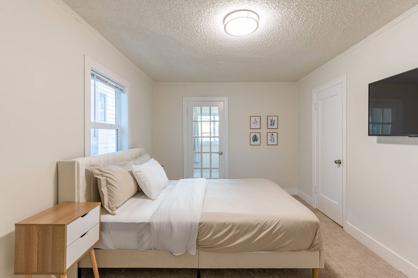 Quiet + Great Location Near UW