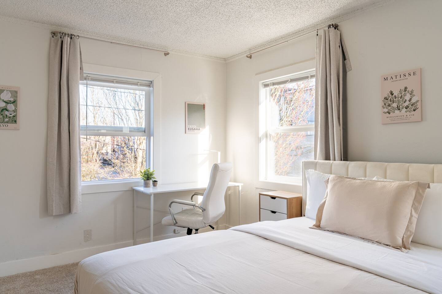 Awesome, Spacious Room Near UW!