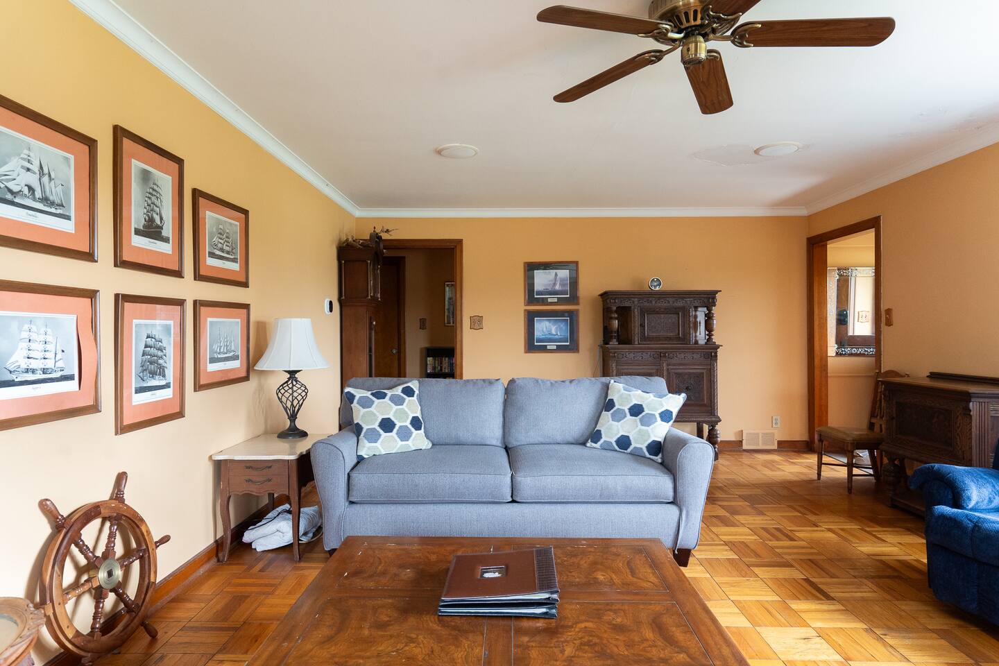 Spacious Rural Stay <10 min to Downtown