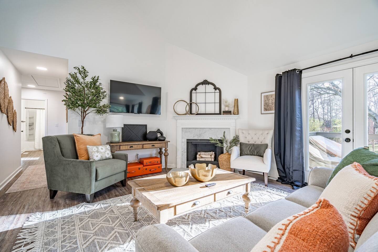 Spacious 3BR Home w/ Deck & Smart TVs! 📺