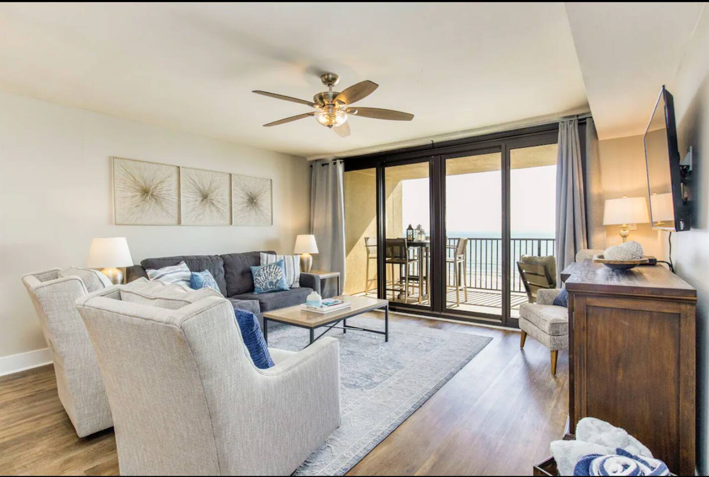 Steps to the beach! Lovely Views! Wind Drift 503SE