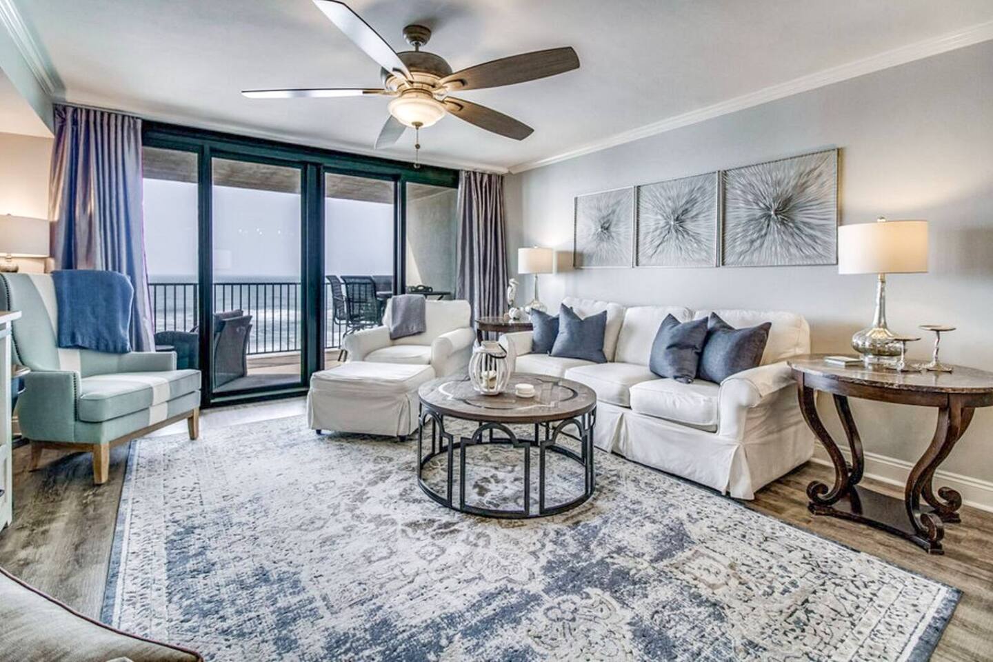 Beachfront, gorgeous views! Wind Drift 502SE