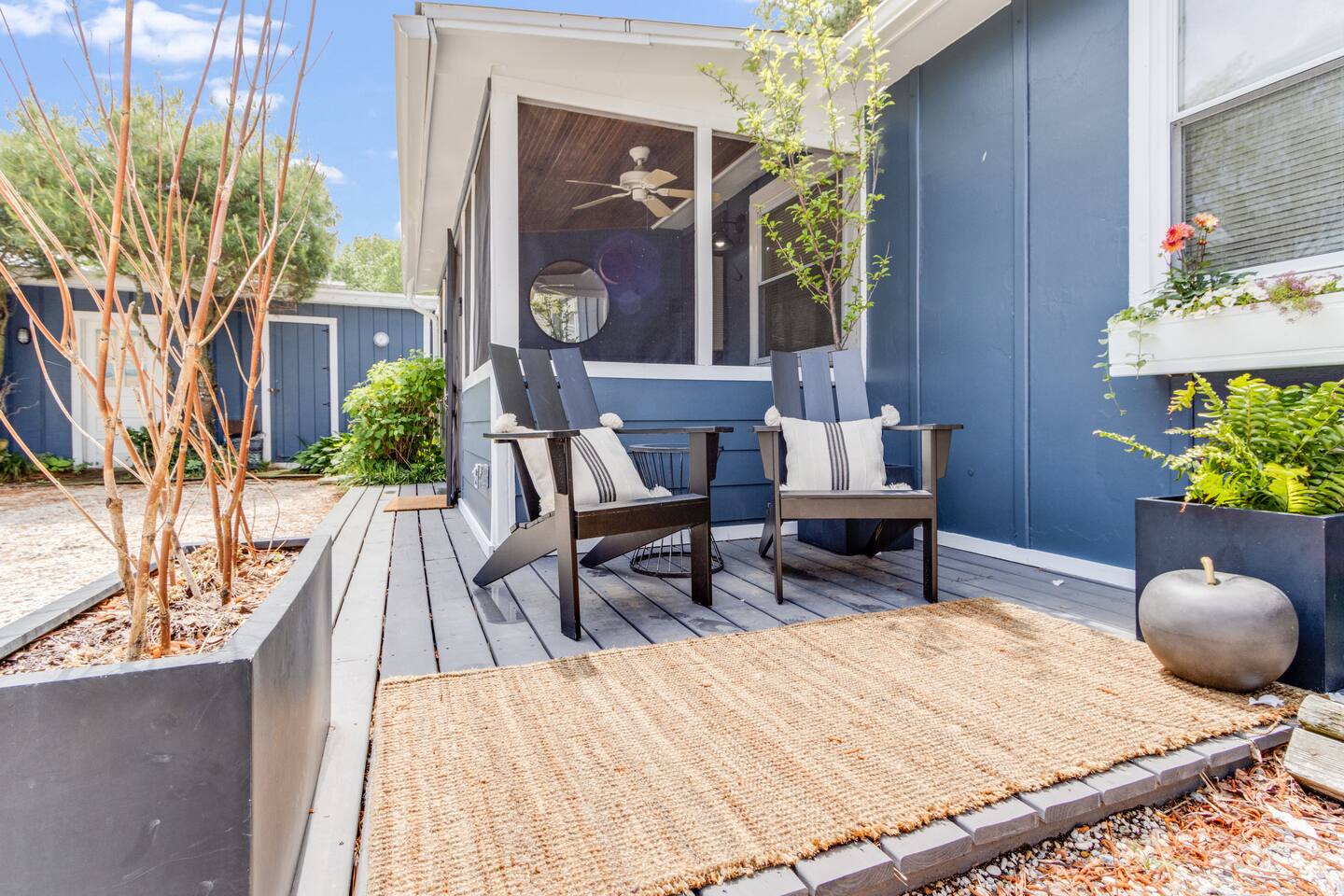 Sea Salt Cottage-close to beach, monthly available