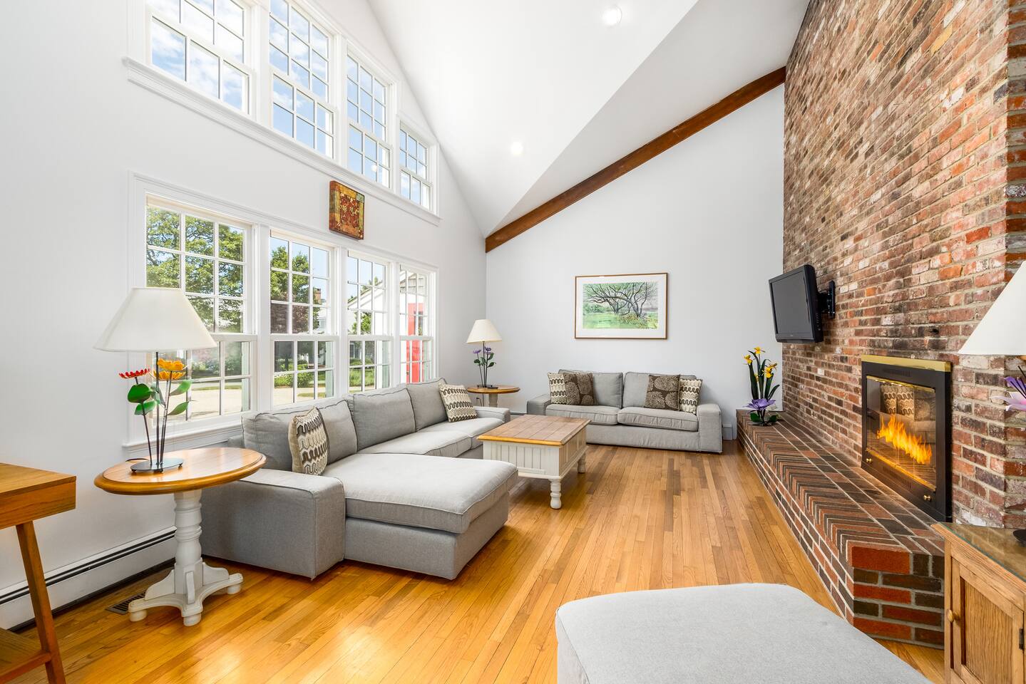 Sand and Land! Tennis & water access!