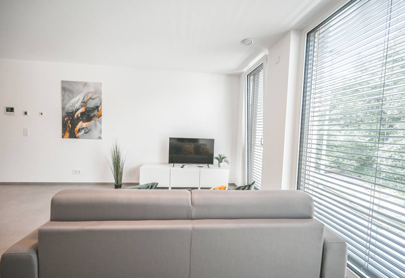 A+ location 1 Bed newly build & parking sleeps 4