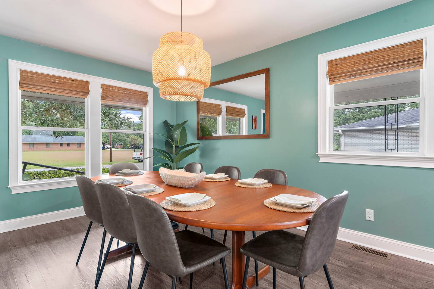 The Park Circle Hideaway - Hot Tub & Chill