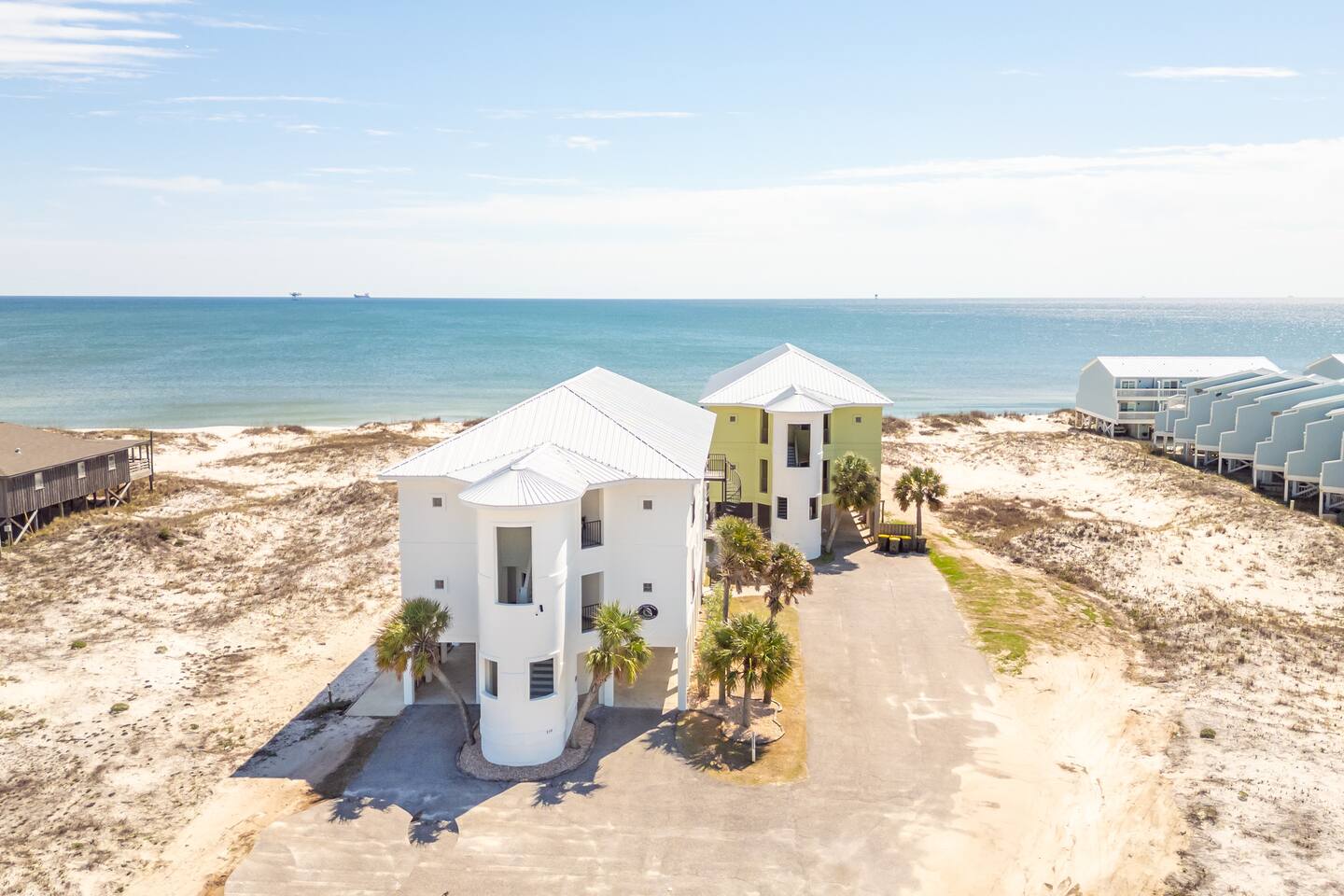 Oyster House B1 | Beachfront w/ Pool | Lower Unit