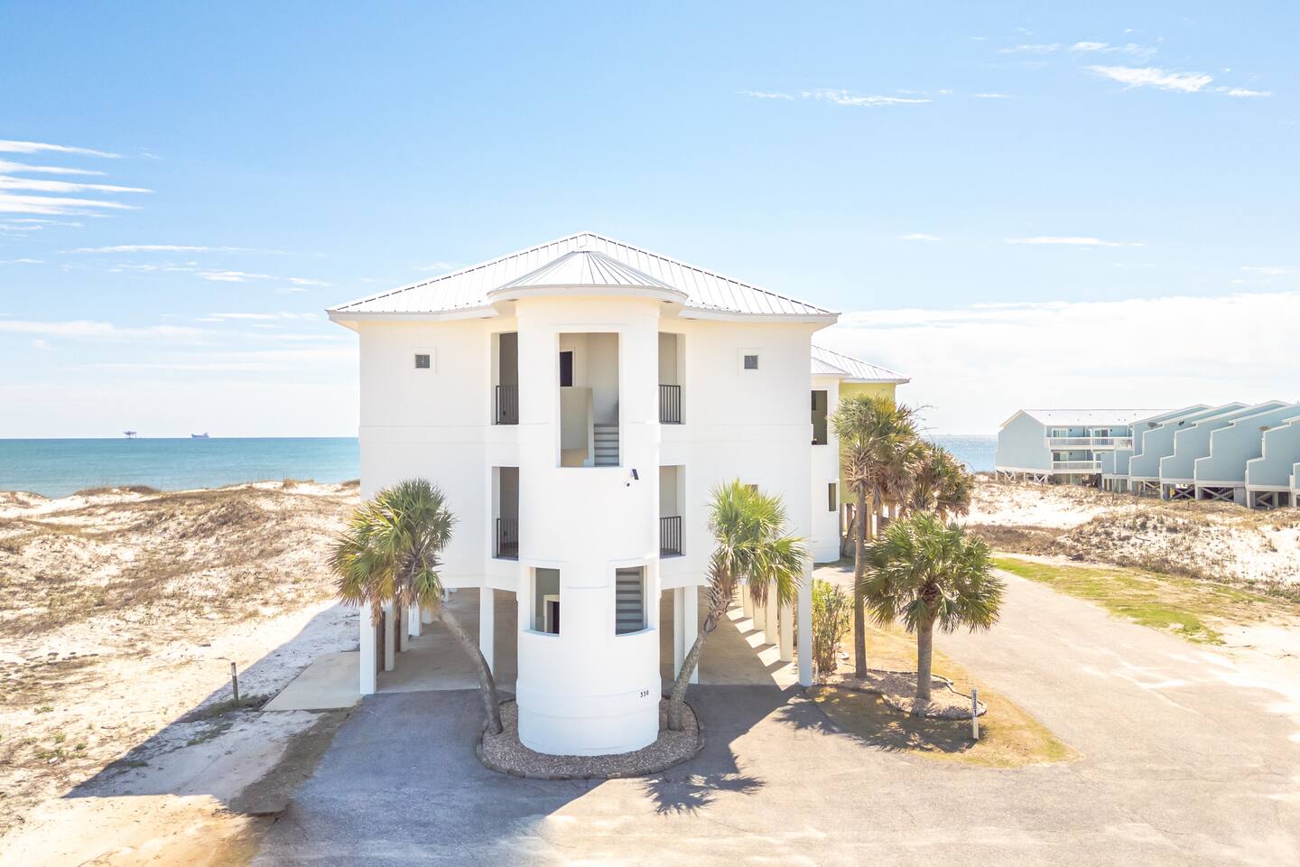 Oyster House B2 | Beachfront w/ Pool | Upper Unit