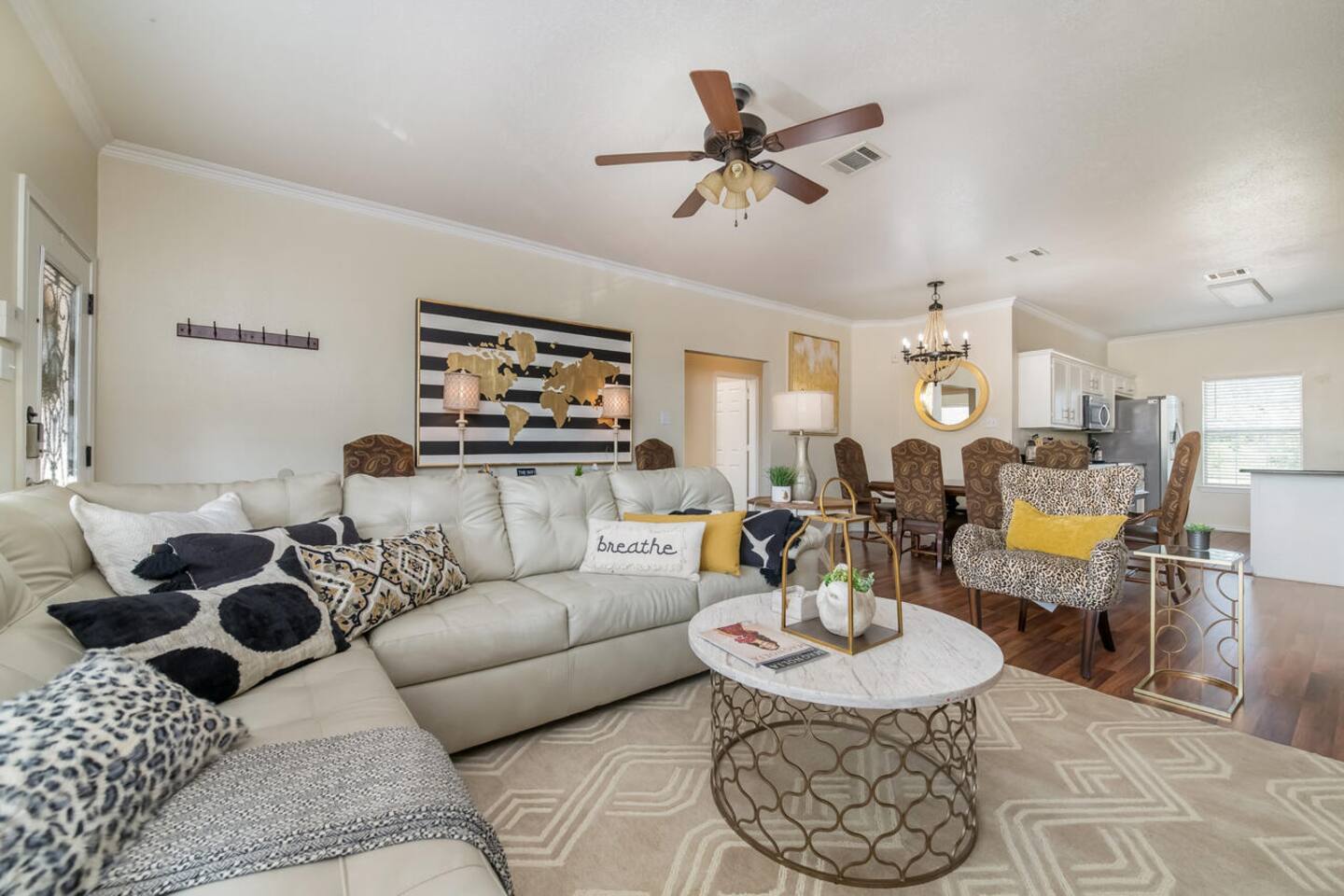 Spacious Apt3 with 4BR,2BA, 4 Blocks from Magnolia