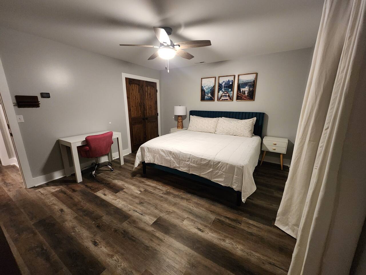 24 B King Room Close to DT GVL - Double Room
