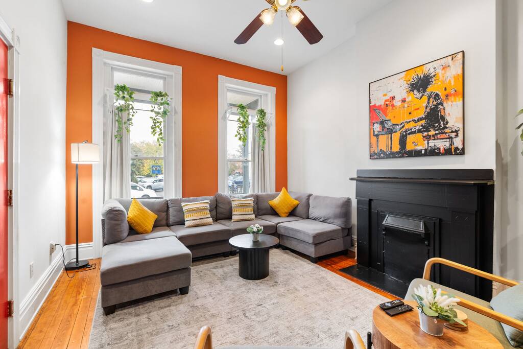 Downtown | Easy Park | 5 mins to Convention Center