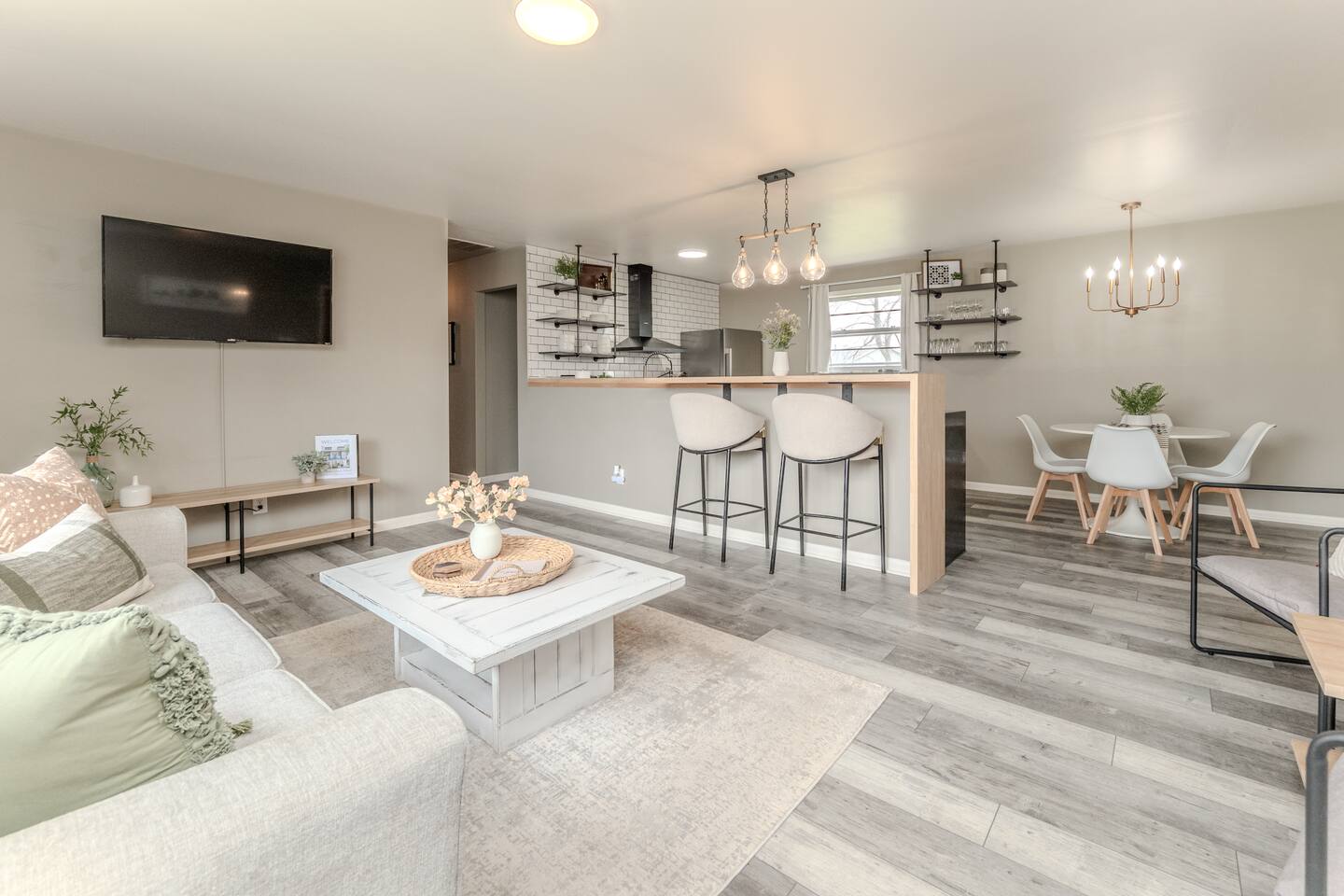 Charming Home, DT Westfield & Grand Park, Extras!