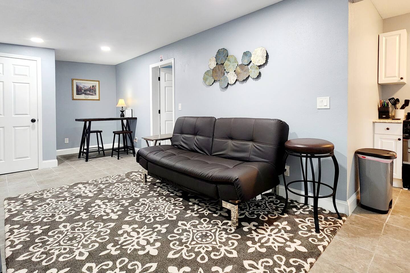 Lovely One Bedroom home/ guest house