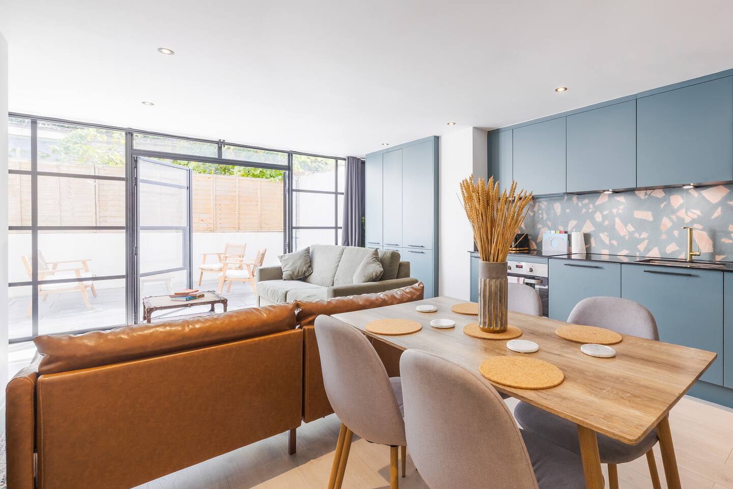 Hackney 1 Bed Garden Flat