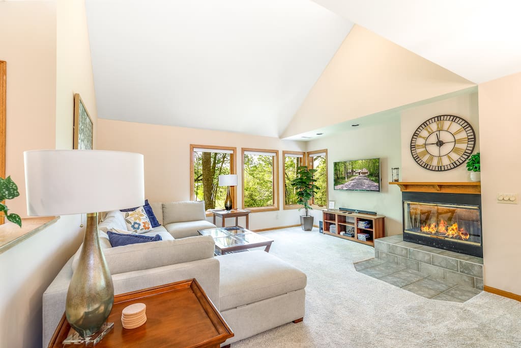 Private 3BR/2BA Home in the Trees | Stonecrest