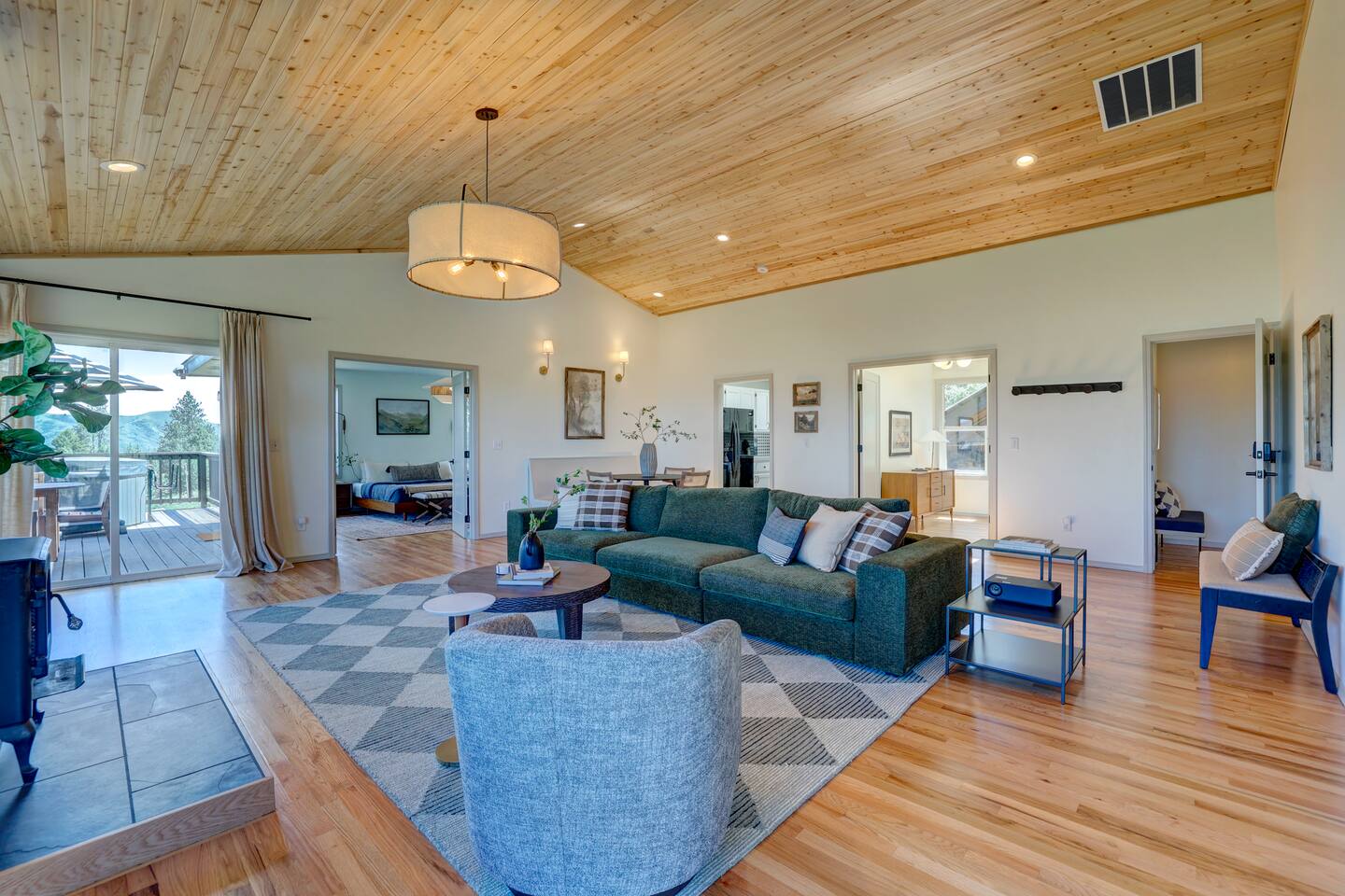 Charming Wilderness Ranch with Scenic Outlook