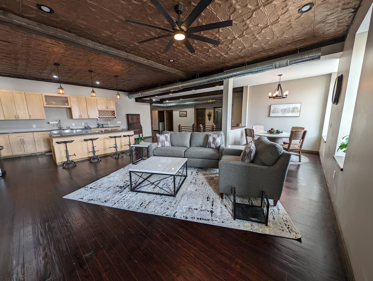 2 day discount! Lux | Near Casino & Lake!