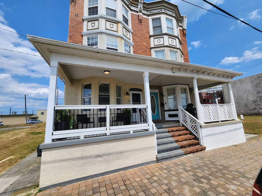 Seaside Manor- Beach Block! Walk to Ocean Casino