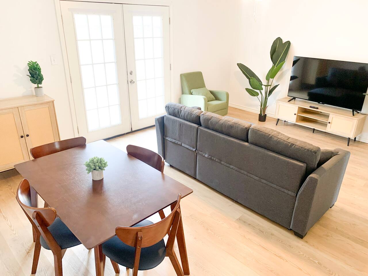 MSU Sweet Spot: Cozy 2BR w/Patio