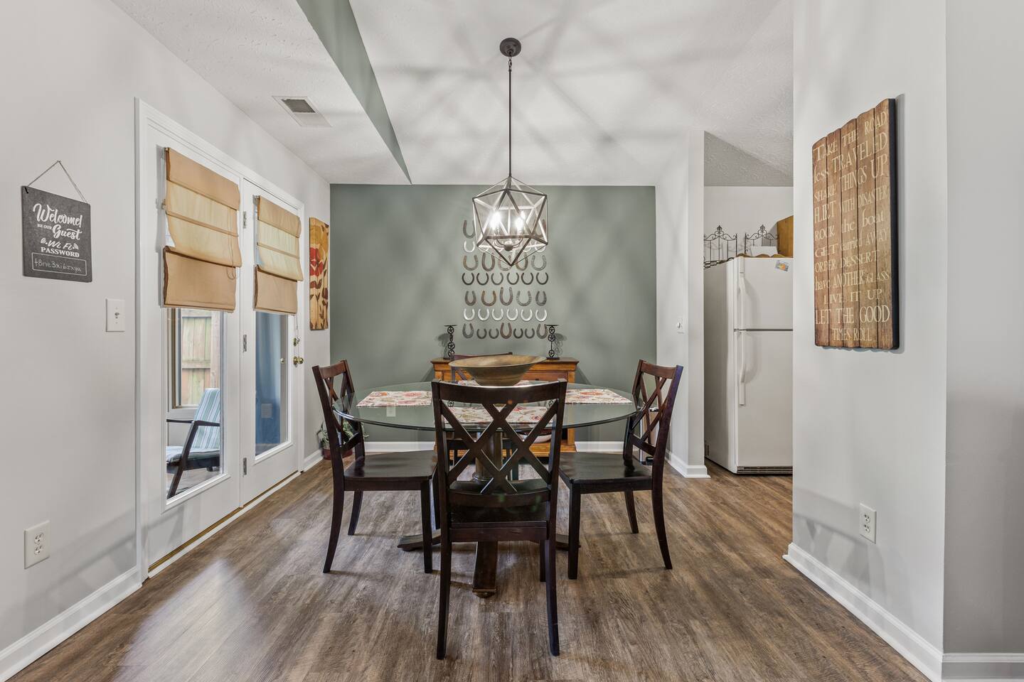 7 Miles to Horse Park/ King Size