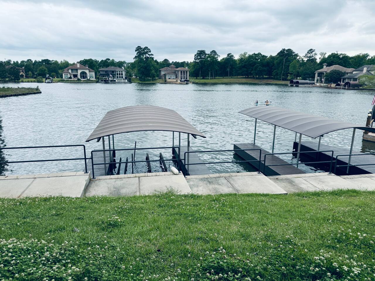Luxurious Lake Conroe, Dock, EV ready