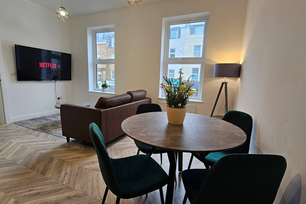 Modern 1BD Flat! Flat B