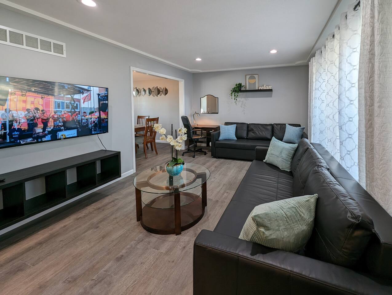 Comfy | Spacious | Convinient