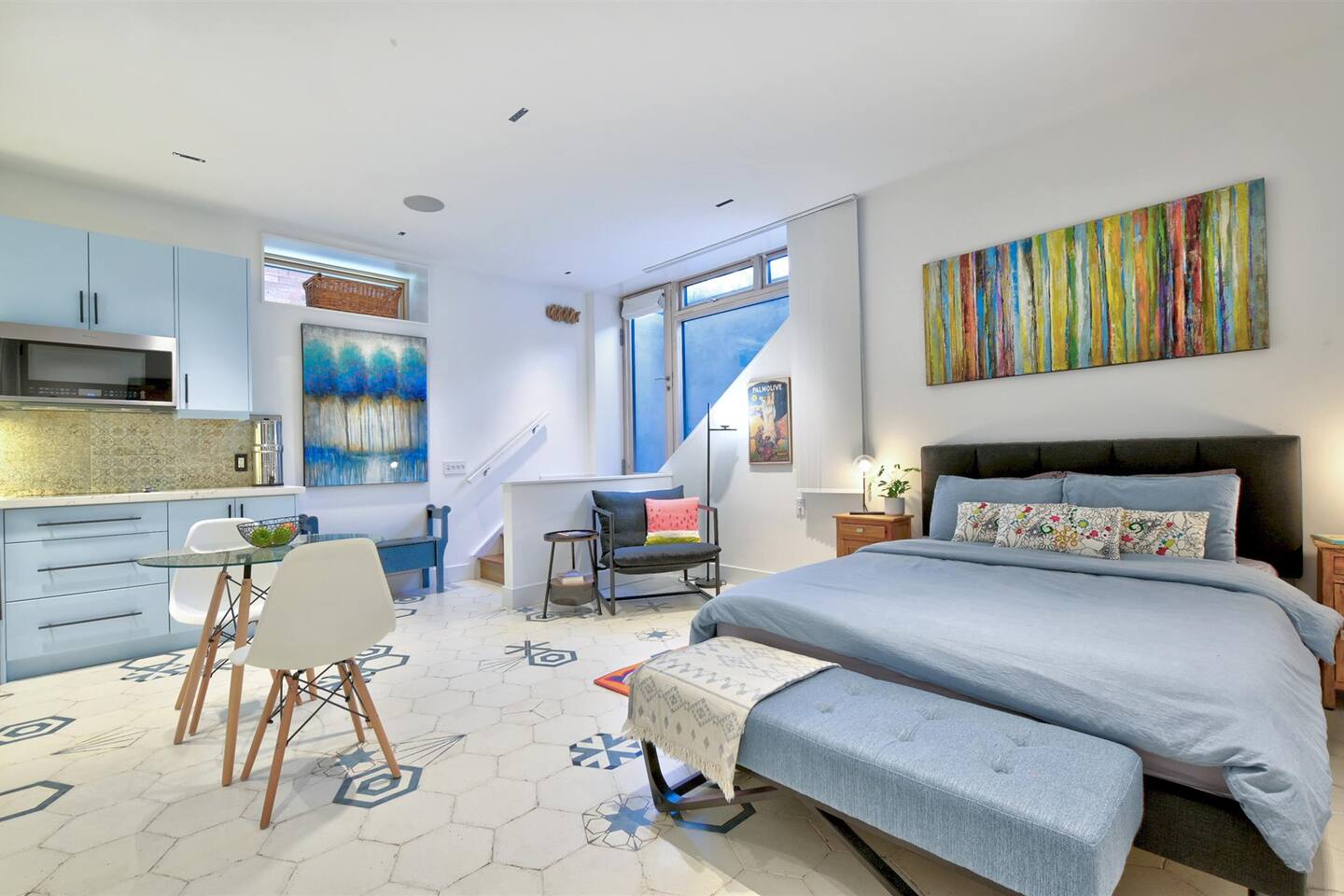 Luxury Studio with Parking & Spa Shower