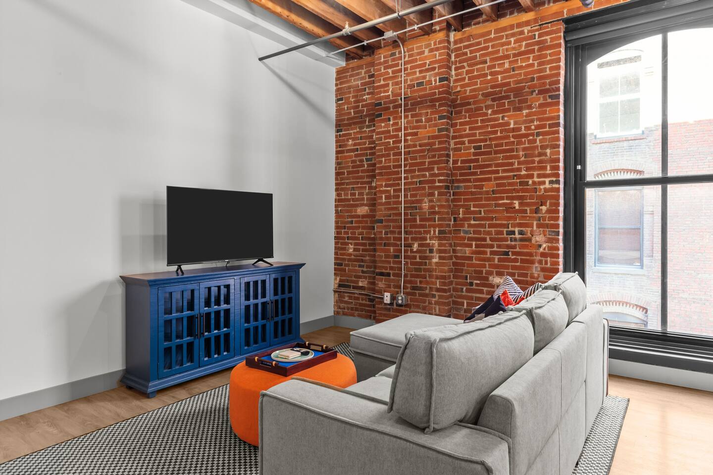 Brick & Bed Riverfront Lofts, G 306