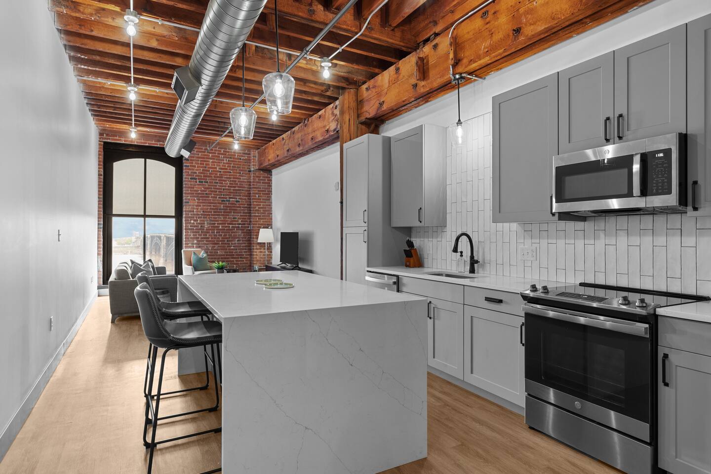 Brick & Bed Riverfront Lofts, G 308