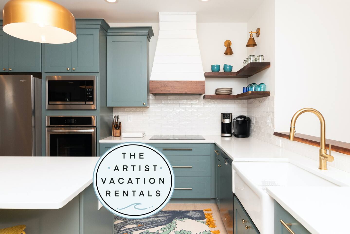 Great Location! Bike path, Beach, Shop & Dine