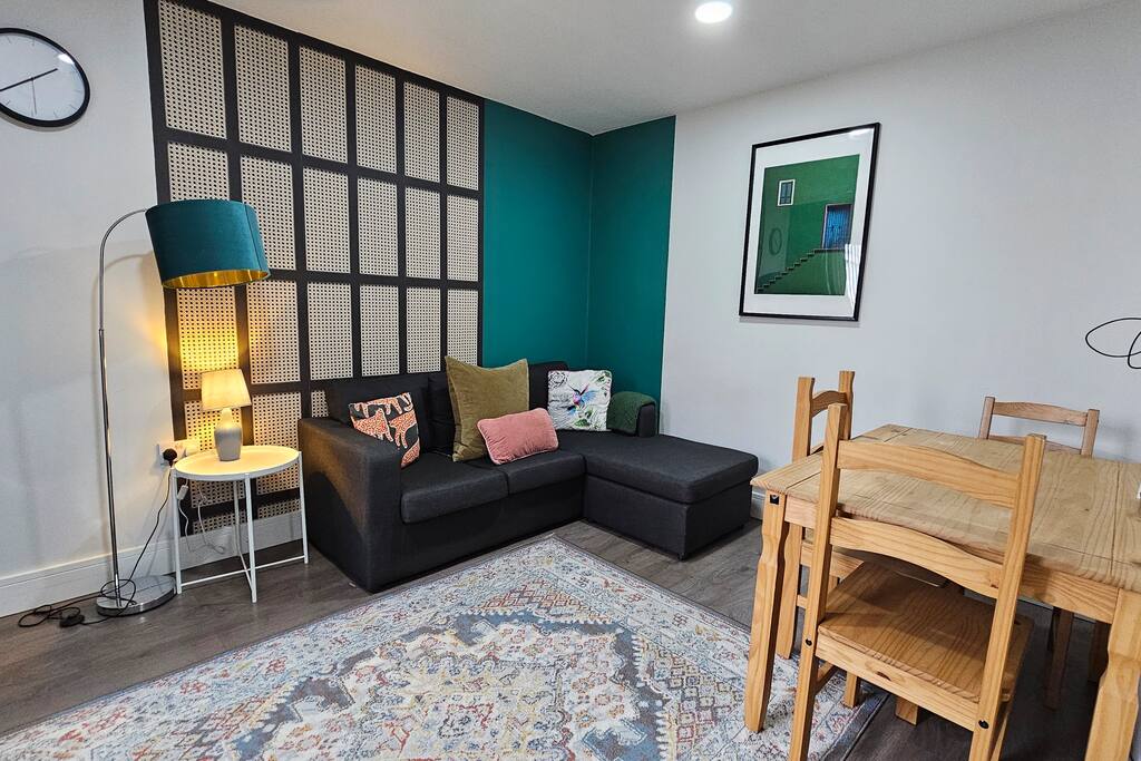 Charming Chalk Farm - 2BD 1BATH - CF3