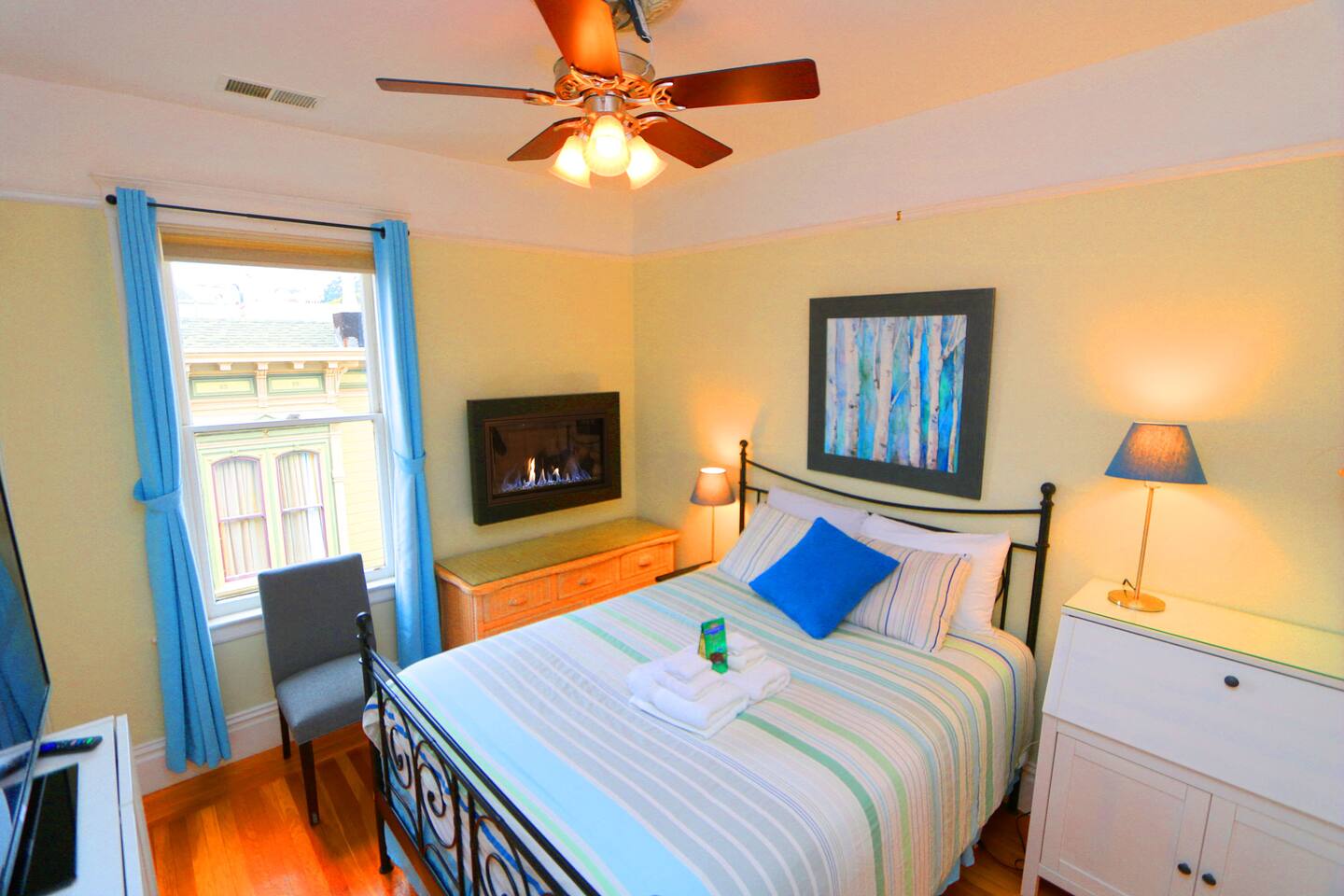 Quaint Victorian Room with Roof Deck