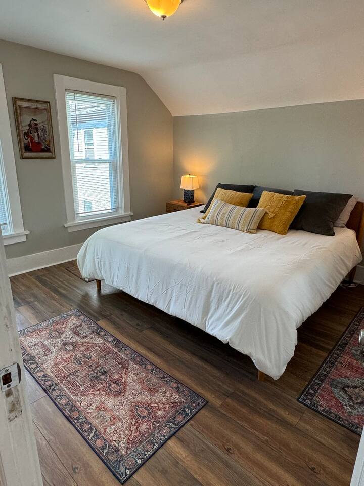 Spacious Renovated Five Points Home, photo 4