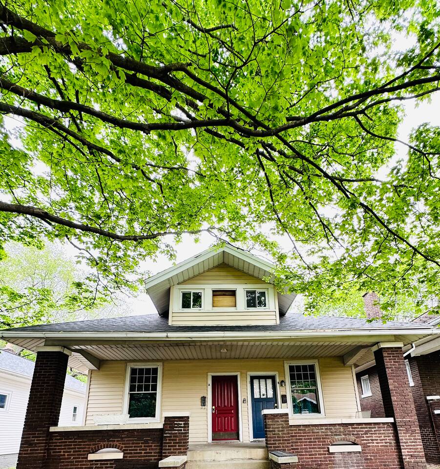 House of Color A | KING 1BD/1BA Apt near Downtown photo 3