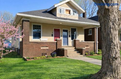 House of Color A | KING 1BD/1BA Apt near Downtown