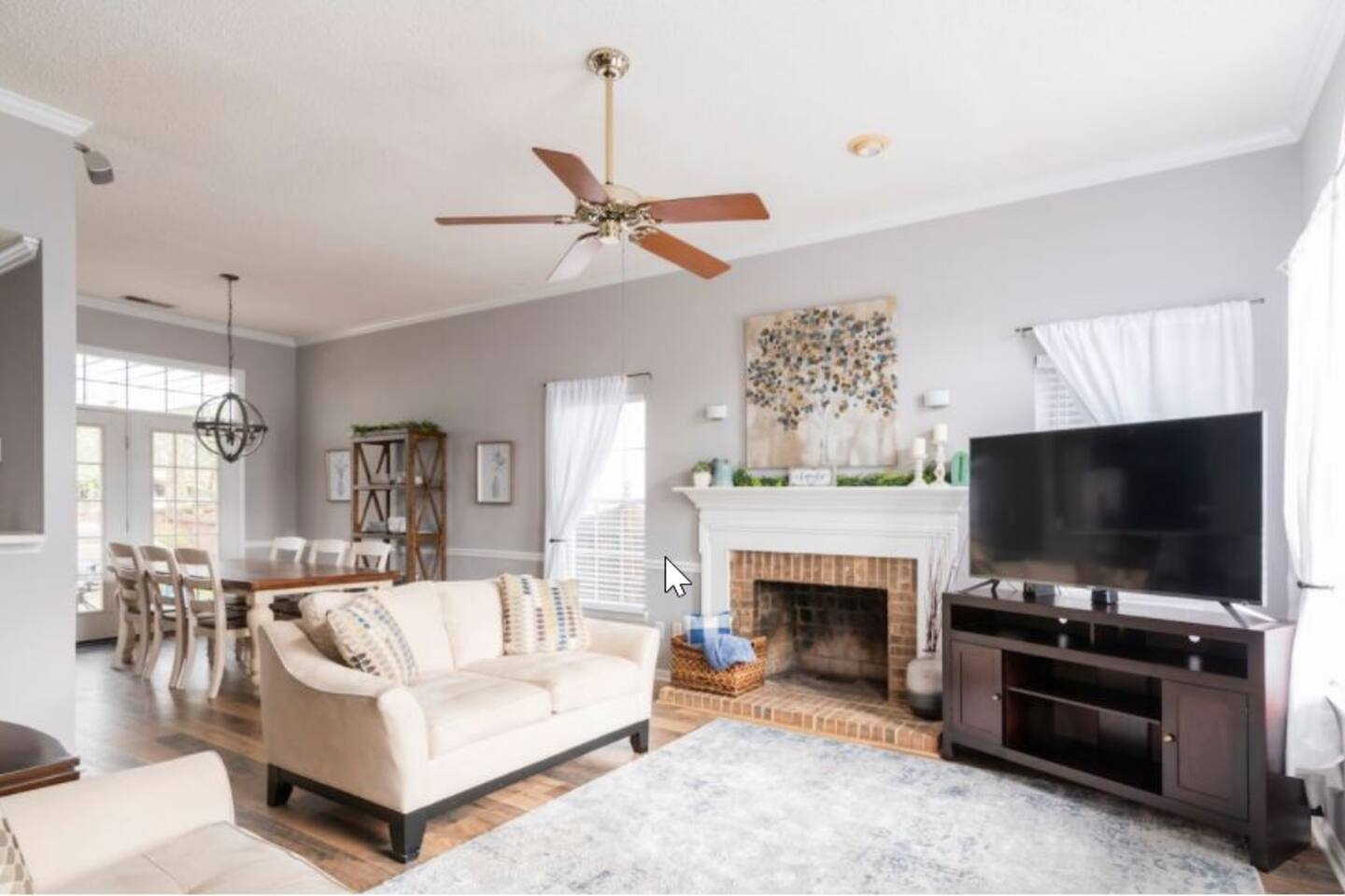 Quiet Neighborhood/Pet Friendly/Park/Pool/Trails