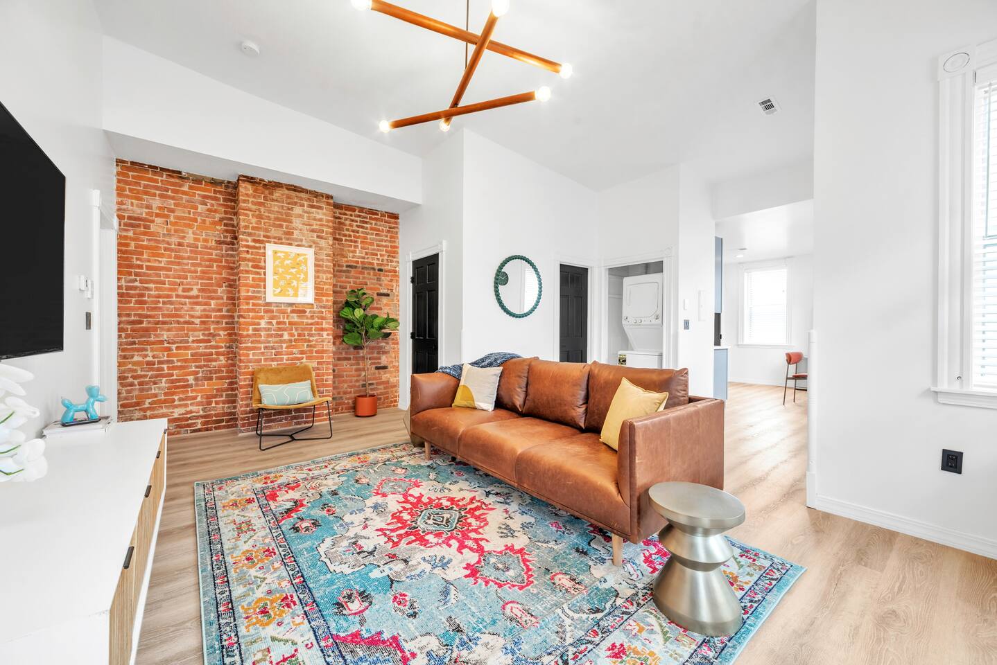 Charming 1BR Gem On A Historic St